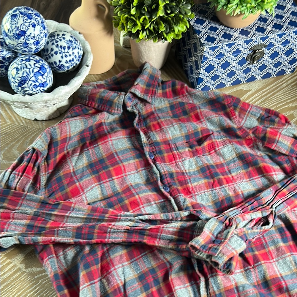 Men's American Eagle Outfitters Red Navy Blue & Gray Plaid Flannel Shirt Medium